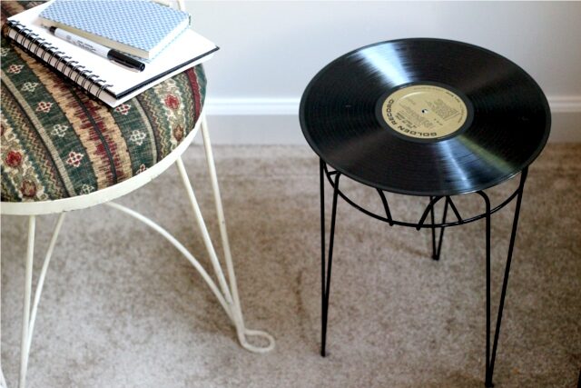 record-side-table-9406699