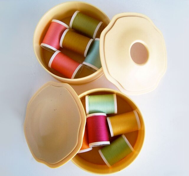 vintage-vanity-set-8888538